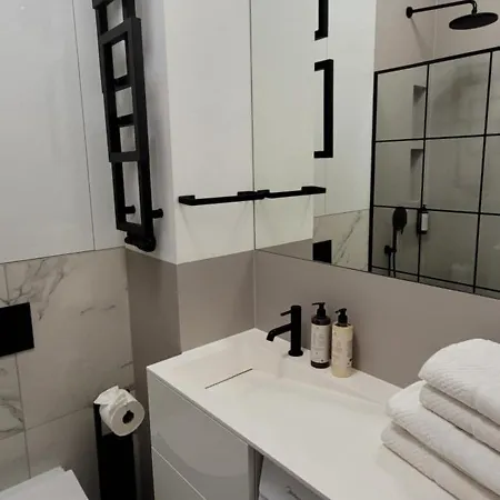 Hanza Tower Apartament 306 *